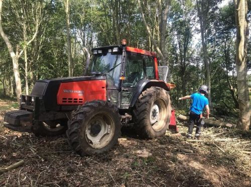 Seth, pulling like a champ 💪

#onthepull #valtra #valmet…